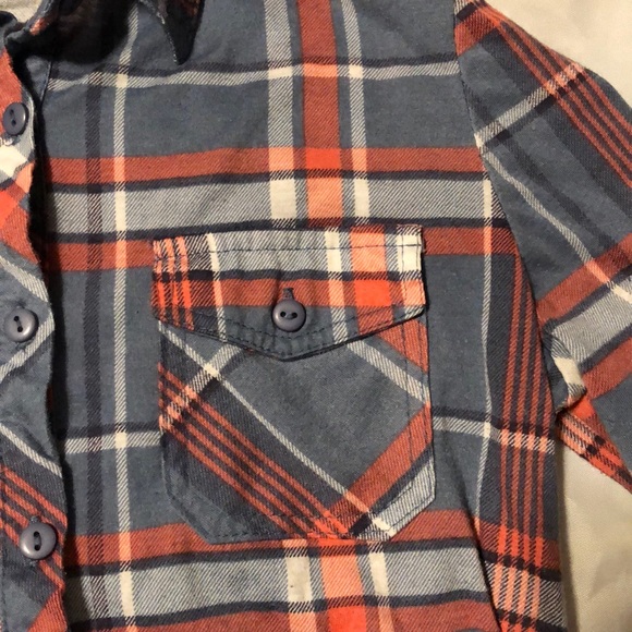 Ladie’s flannel button up - Picture 2 of 5